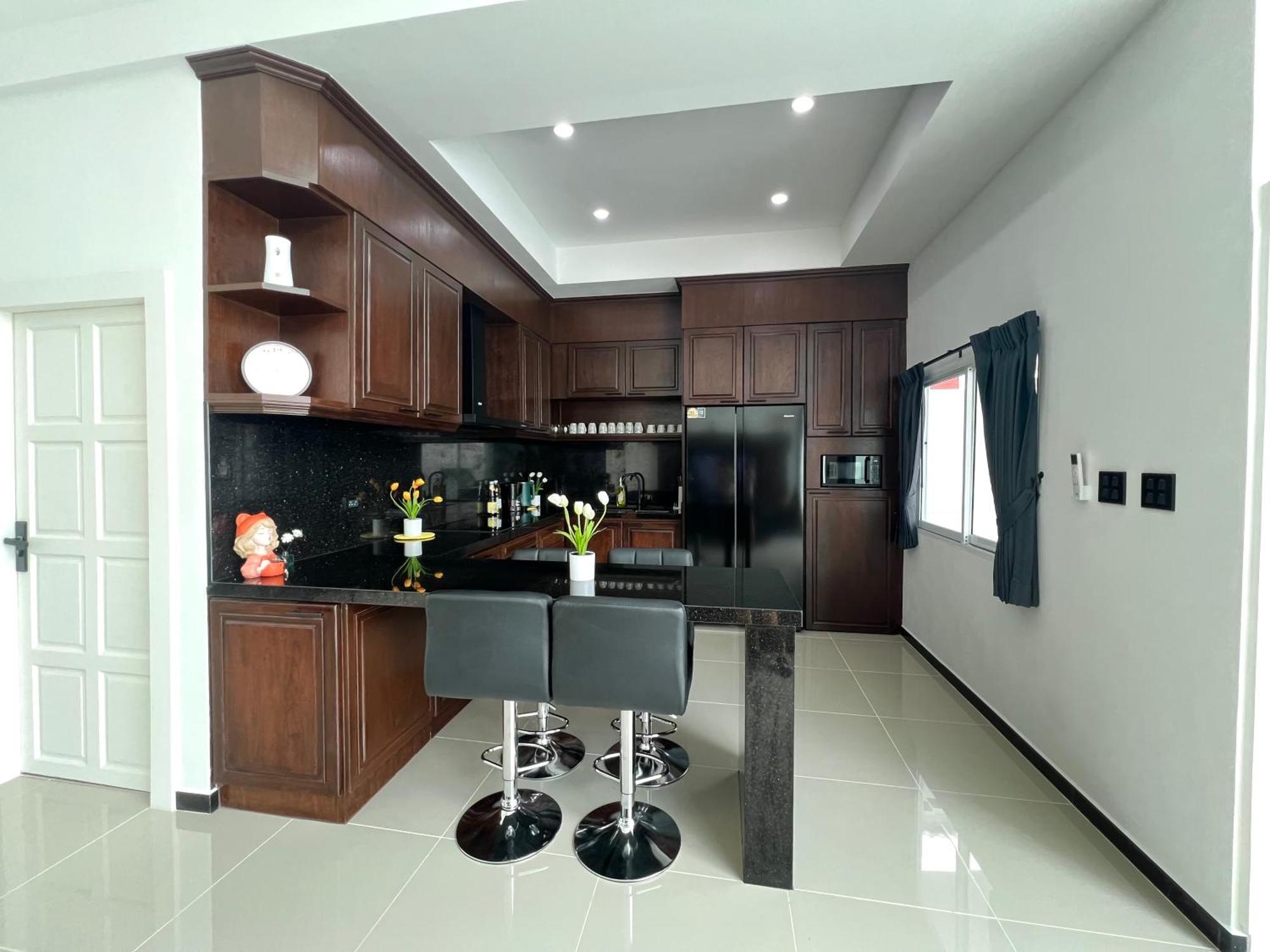 Cityhouse-roses,private Pool With Jacuzzi,near Walking Street *