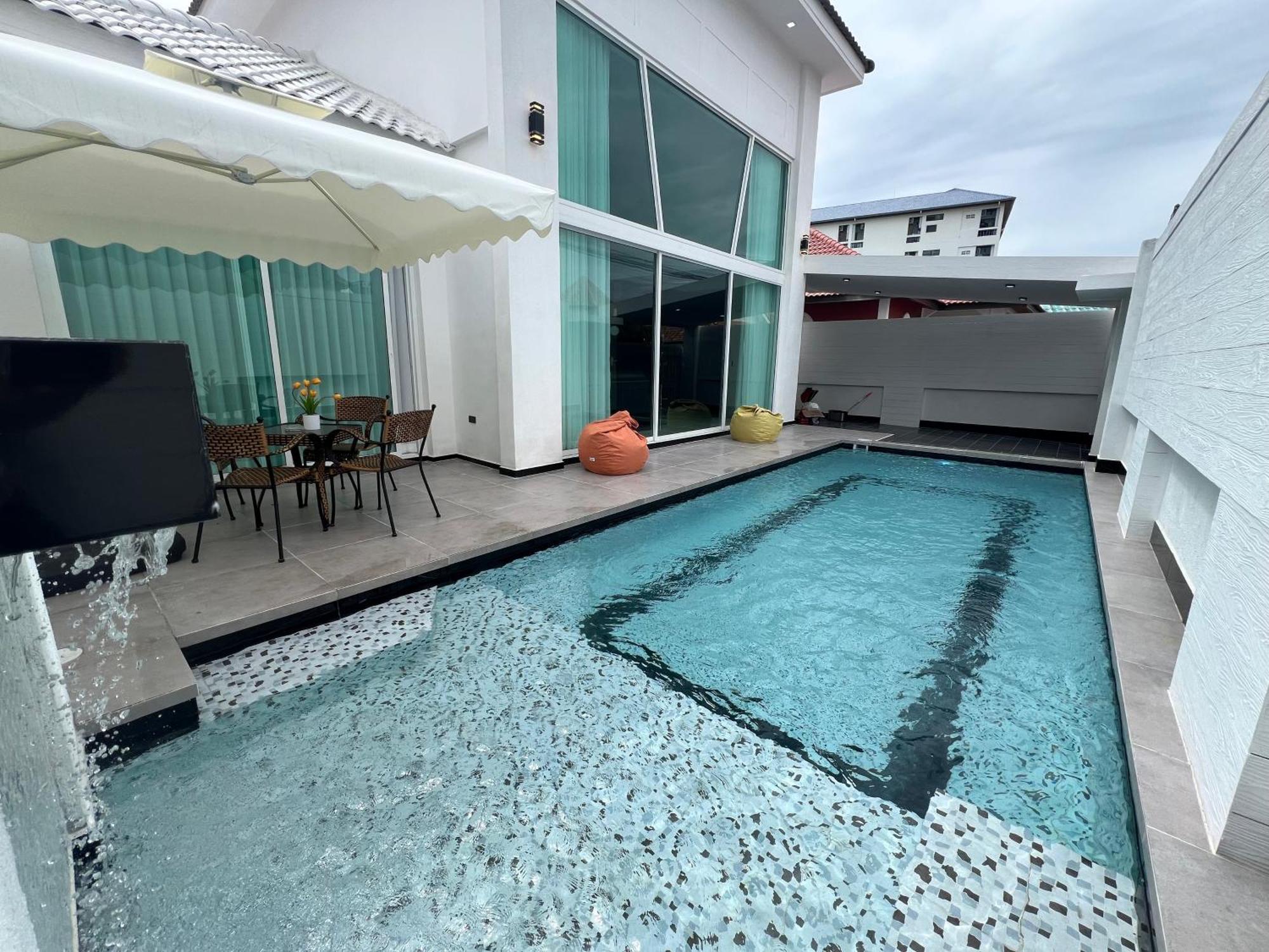 Cityhouse-roses,private Pool With Jacuzzi,near Walking Street * Pattaya