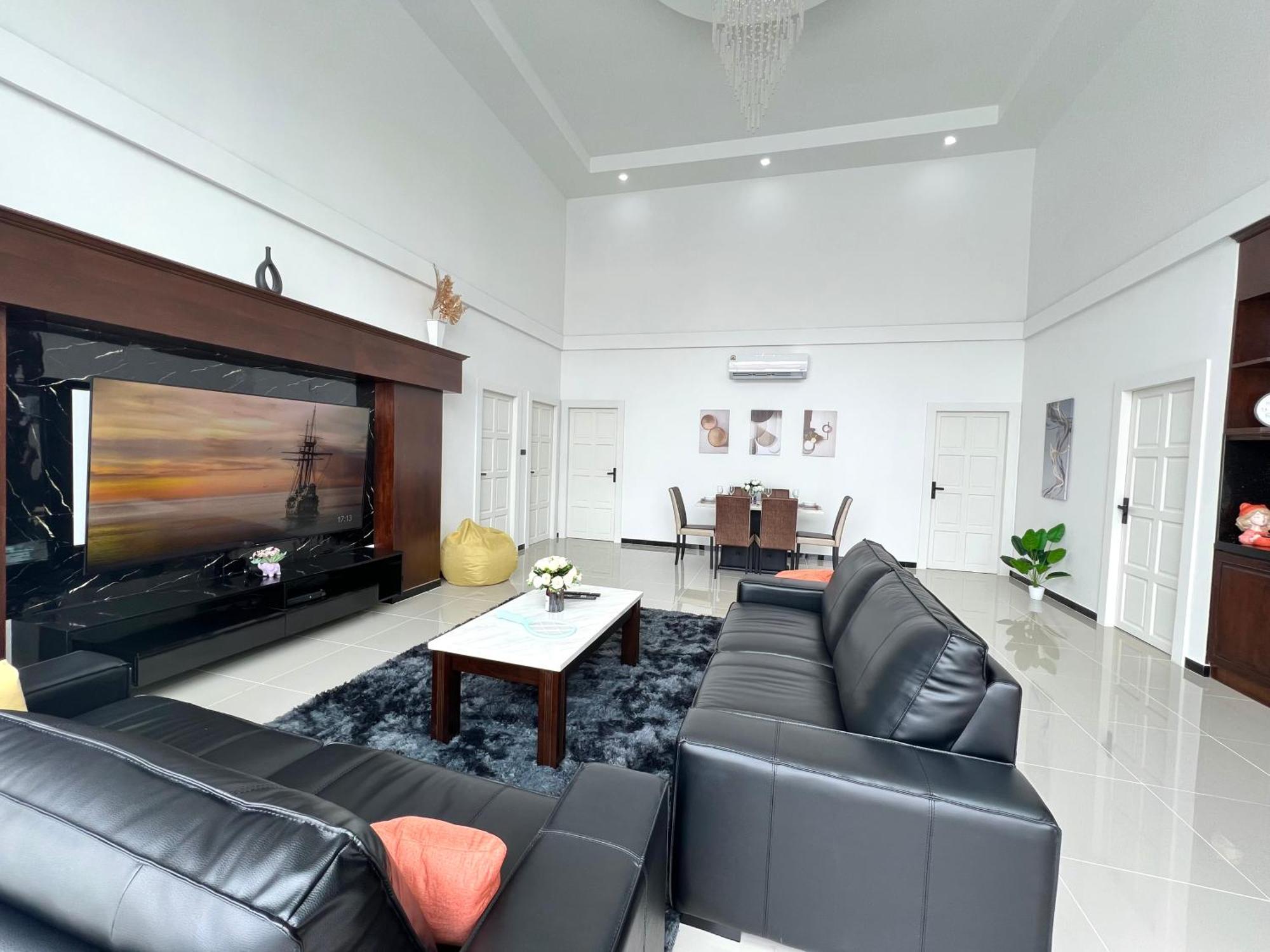 Cityhouse-roses,private Pool With Jacuzzi,near Walking Street * Pattaya