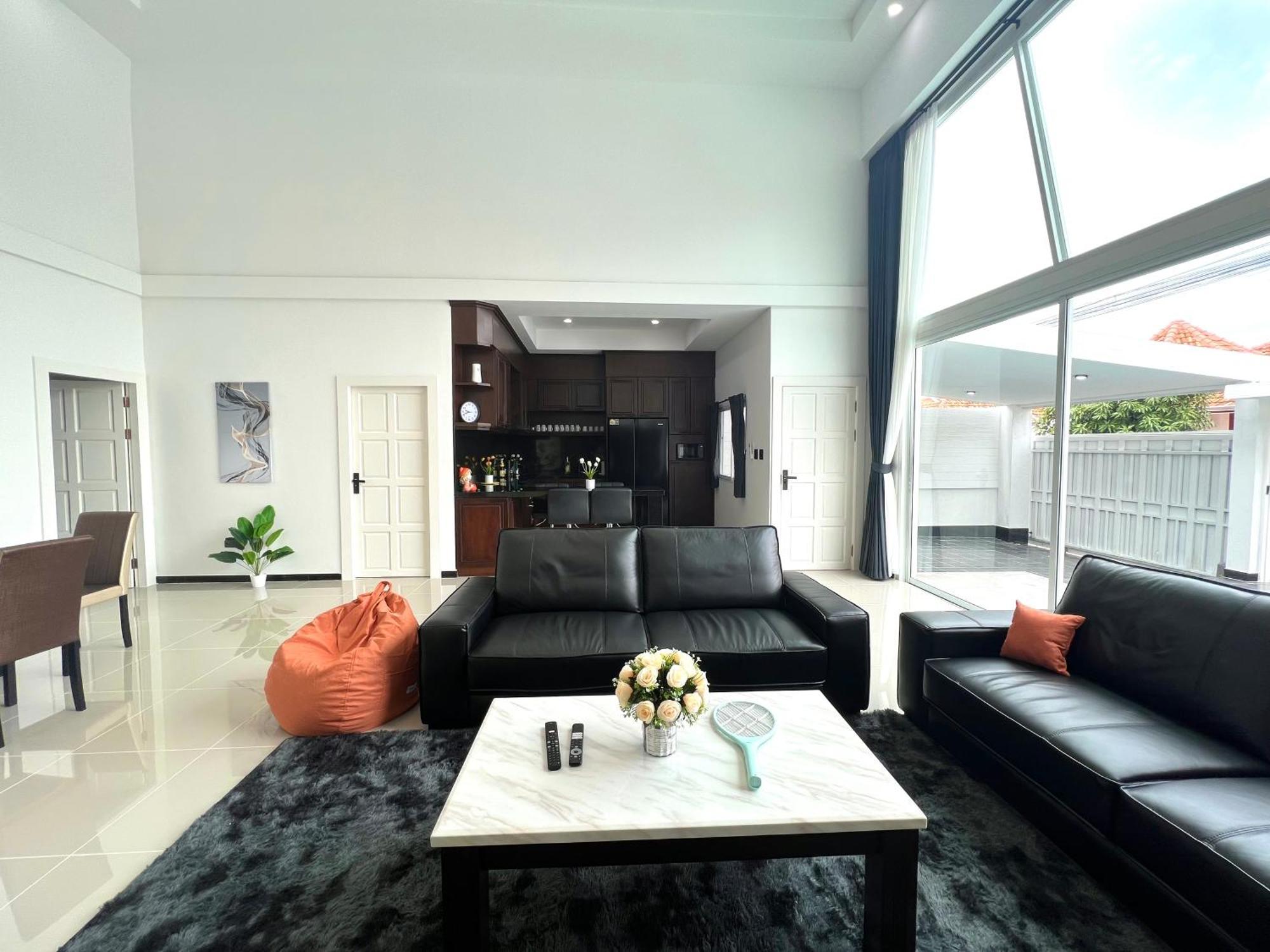 Cityhouse-roses,private Pool With Jacuzzi,near Walking Street Villa