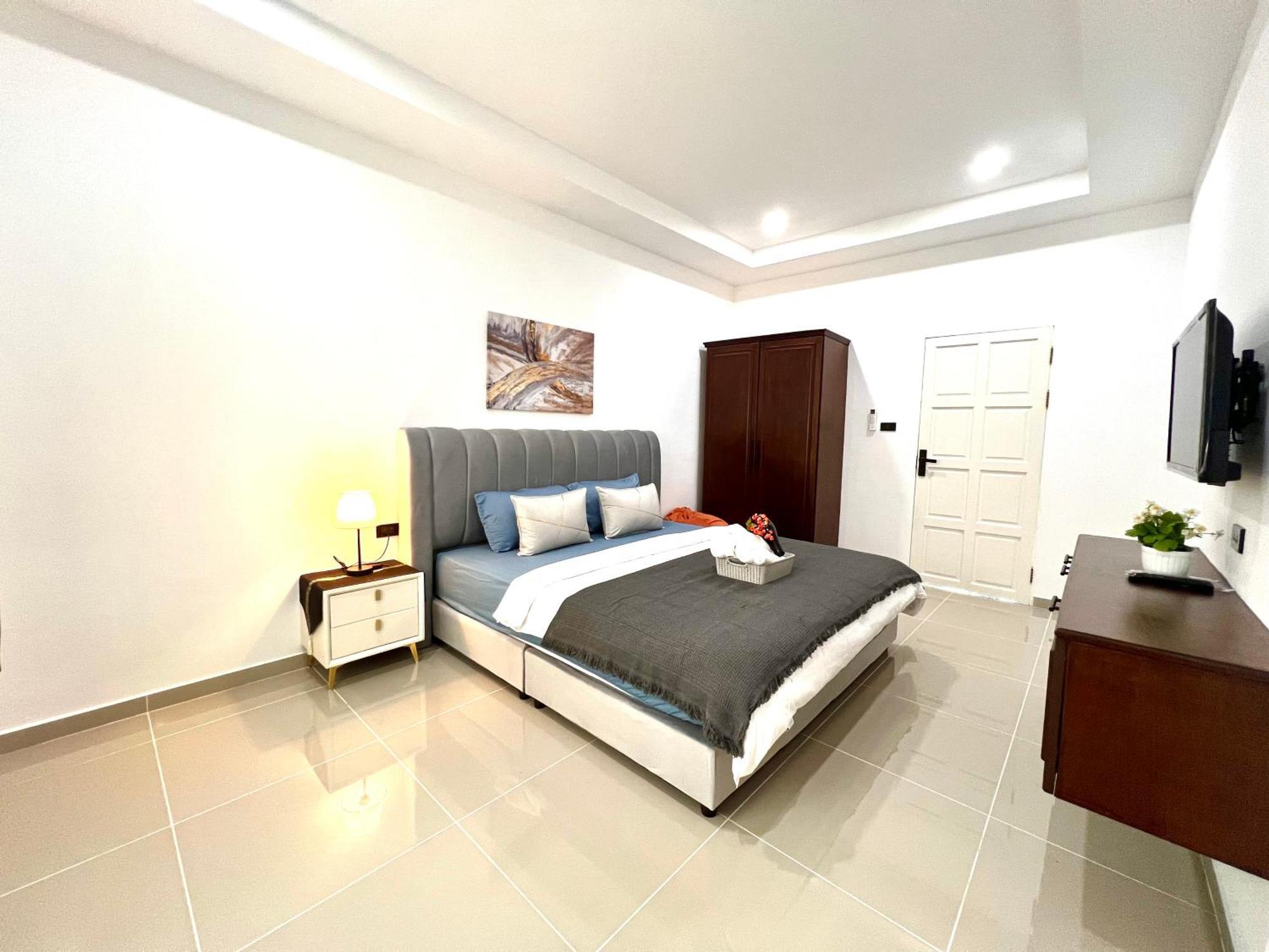 Cityhouse-roses,private Pool With Jacuzzi,near Walking Street * Pattaya