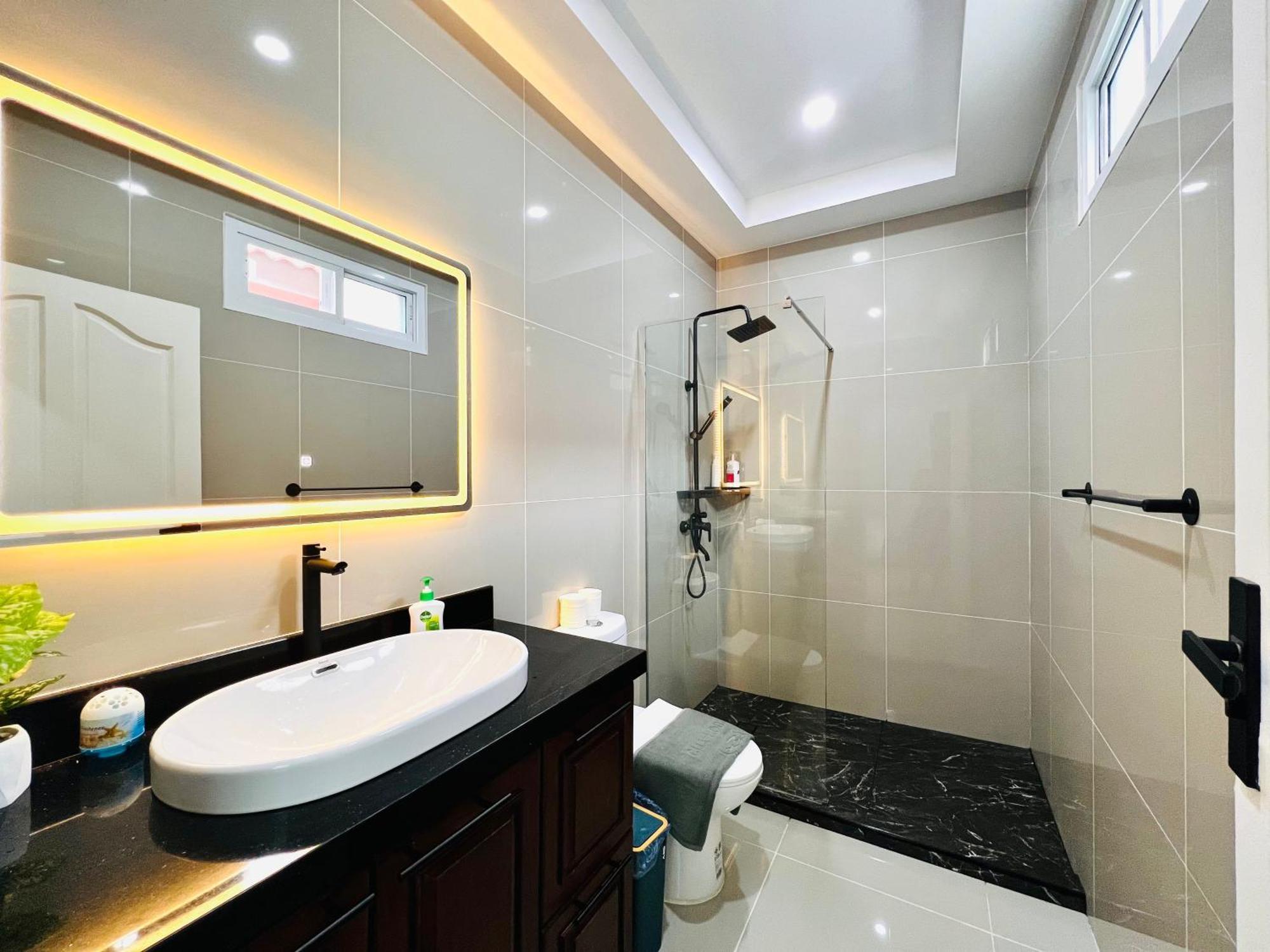 Villa Cityhouse-roses,private Pool With Jacuzzi,near Walking Street Pattaya